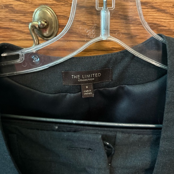 Women’s 2 Piece Suit - Picture 2 of 3